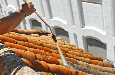 Nettoyage de toitures - Chemaudin et Vaux